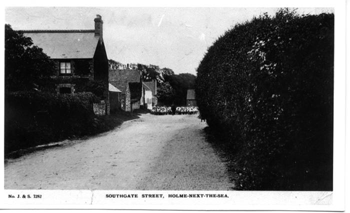 Looking north up Southgate Street (now Eastgate)