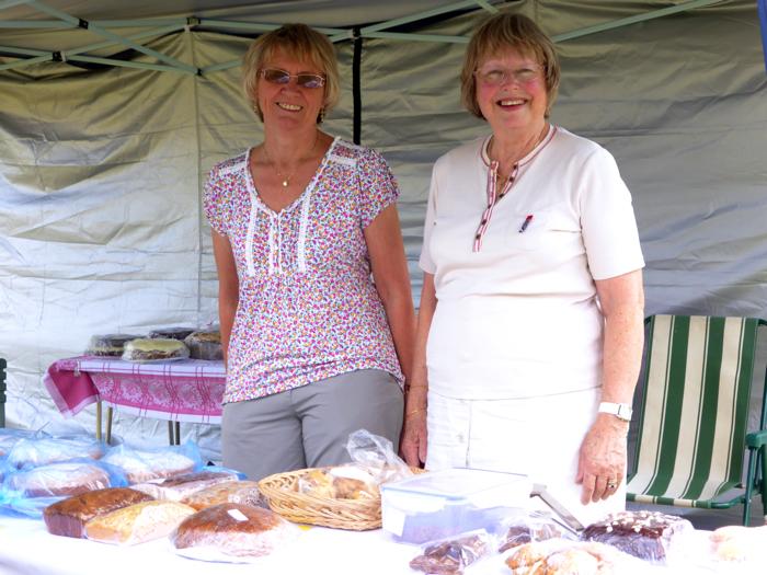 Enjoying the fête