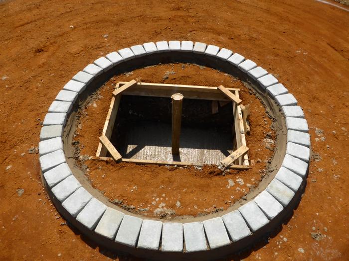 The hole for the obelisk