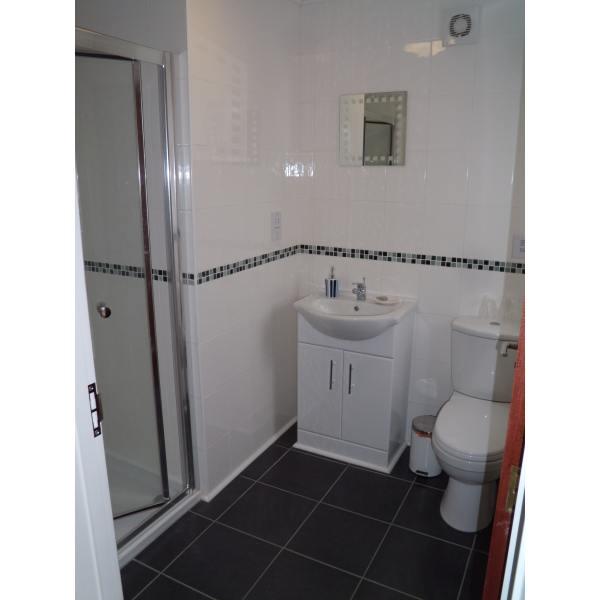 Newholme Cottage shower room